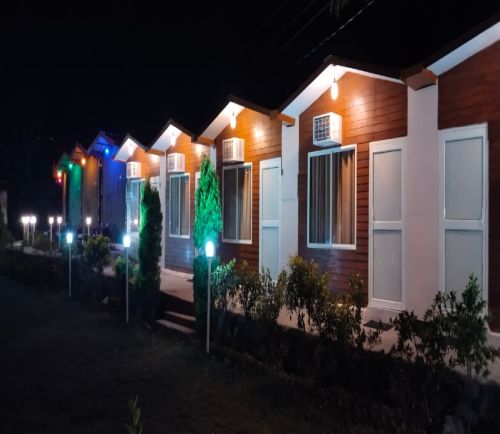 wooden cottages in rishikesh
